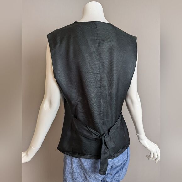 Vintage Mondi Wool Vest – Made in Germany – Adjustable Back – US 6/8 - Picture 8 of 10